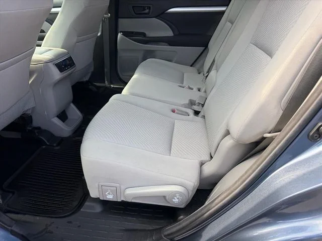Used 2018 Blue Toyota LE image 10
