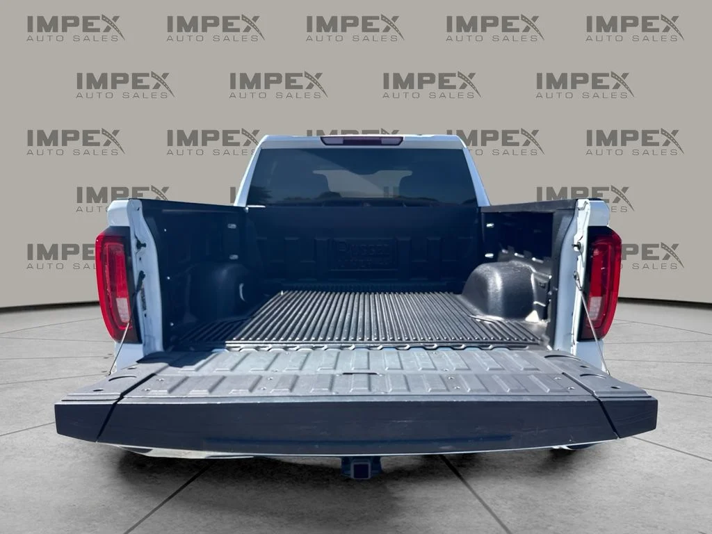 Used 2025 White GMC SLT image 3
