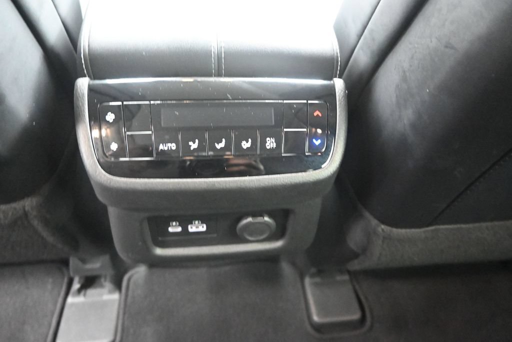 Certified Used 2023 White INFINITI LUXE image 19