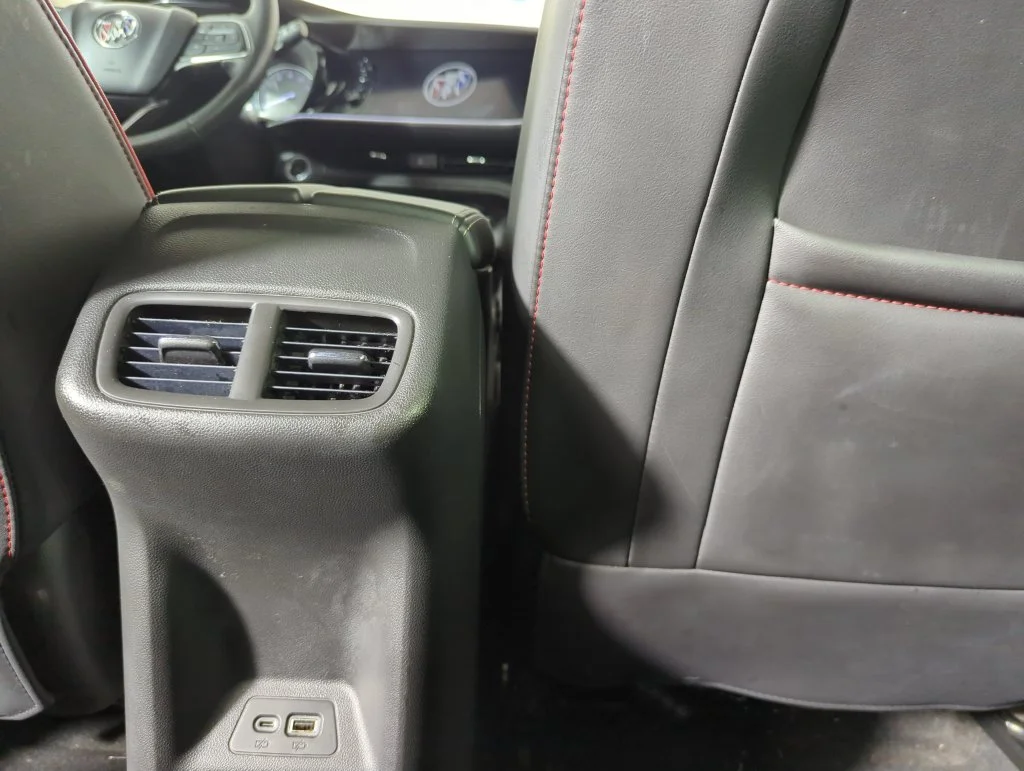 Used 2023 Summit White Buick Essence image 30