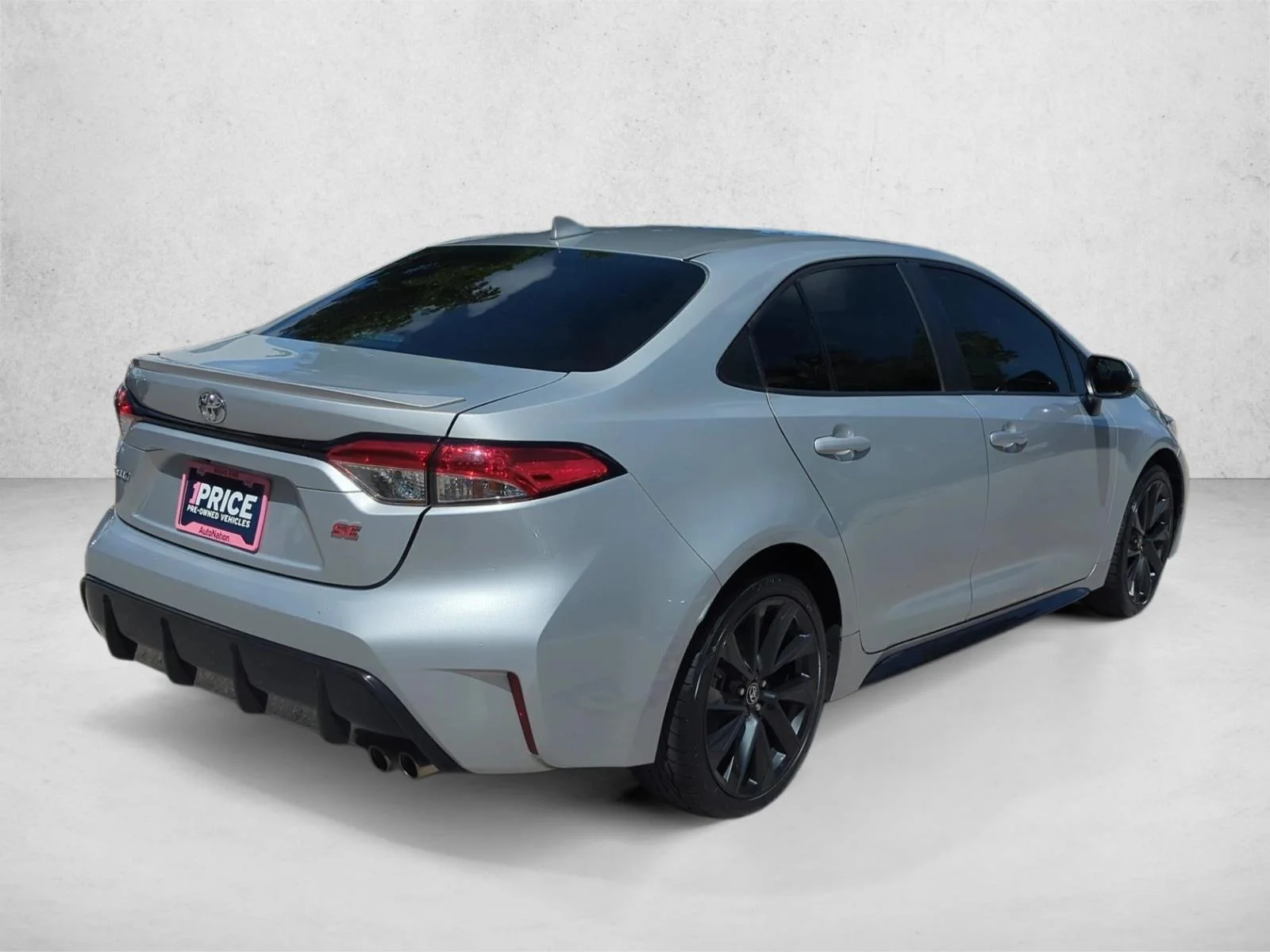Used 2024 Classic Silver Metallic Toyota SE image 5