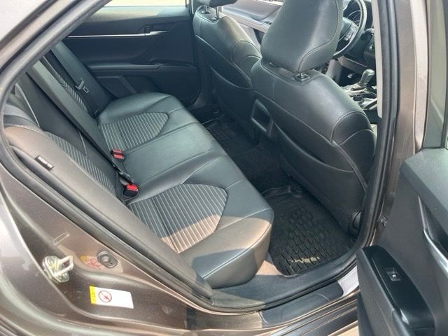 Used 2018 Gray Toyota SE image 14