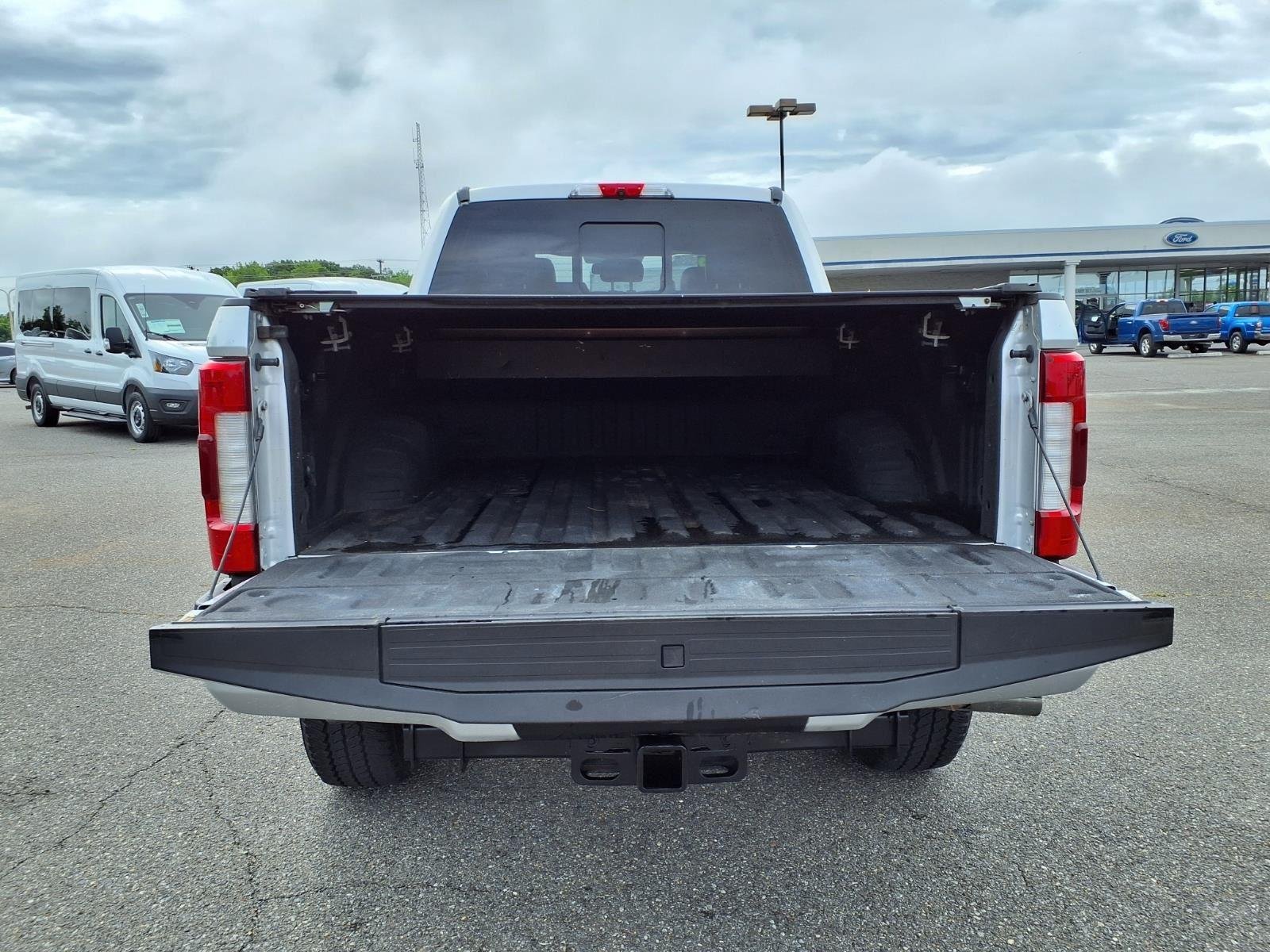 Used 2019  FORD  image 32