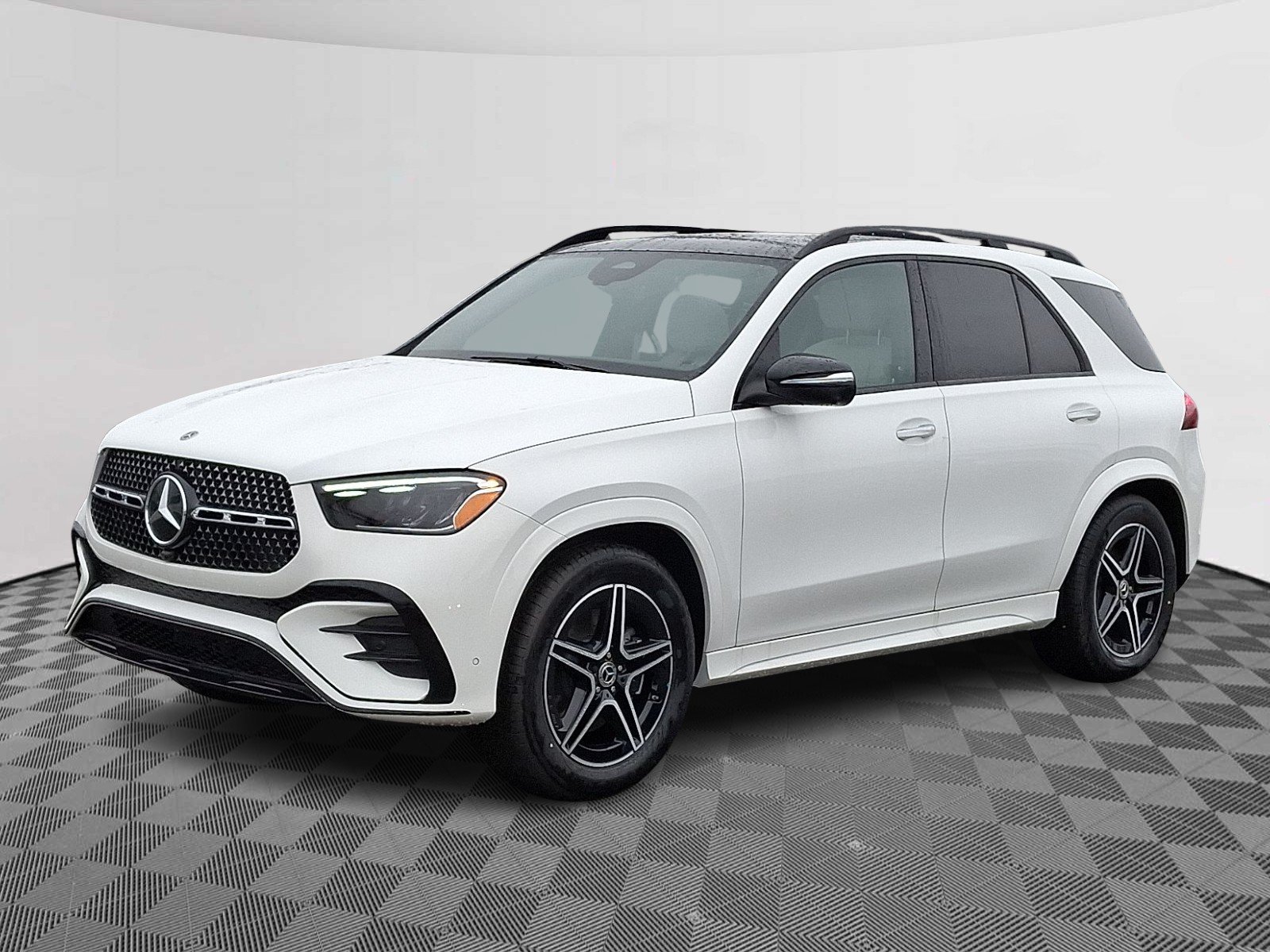 New 2026 Polar White Mercedes-Benz GLE 350 image 3
