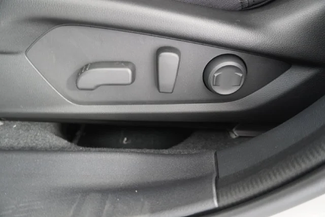 New 2026 CRYSTAL WHITE PEARL Subaru Premium image 11