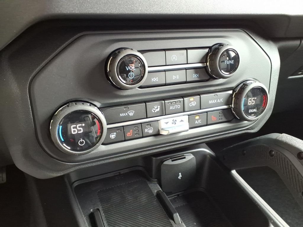 New 2026 Avalanche Gray Ford Outer Banks® image 21