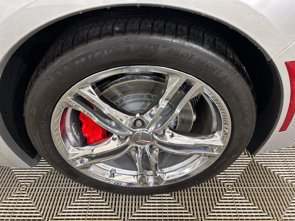 Used 2016 Silver Chevrolet Stingray image 10