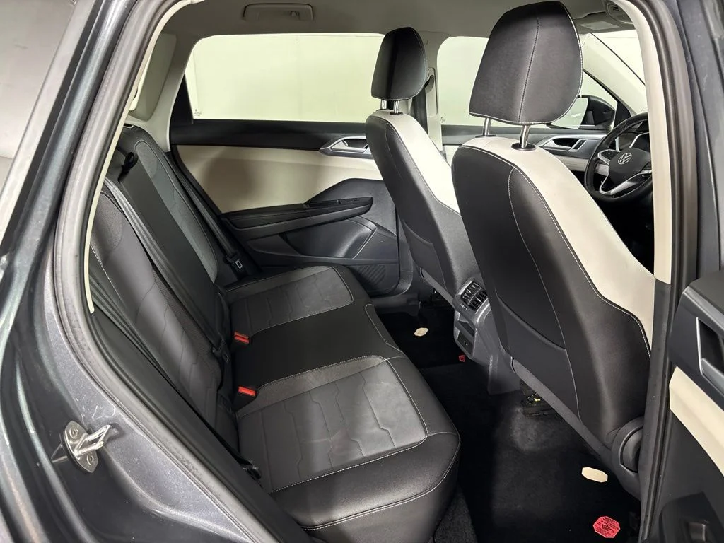 Used 2025 Gray Volkswagen 1.5T SE image 17