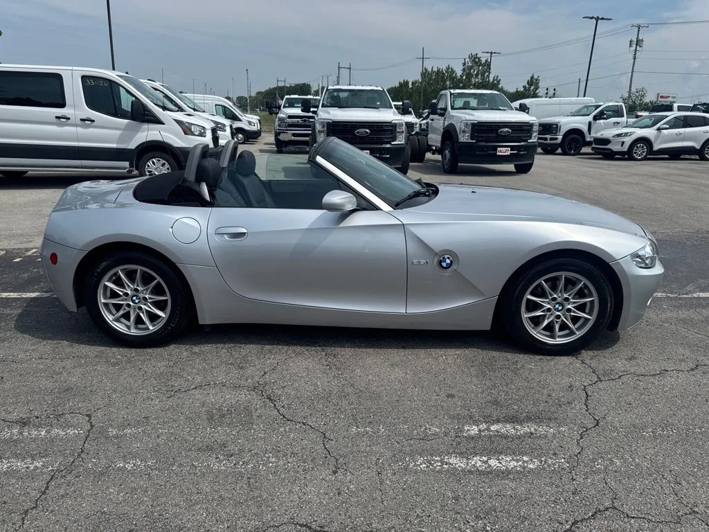 Used 2004 Gray BMW 2.5i image 2