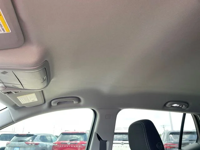 Used 2024 White GMC SLE image 21