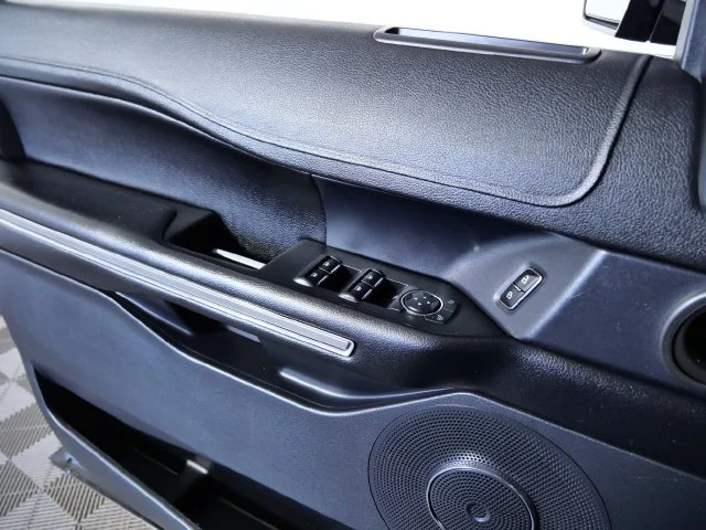 Used 2019 Black Ford XLT image 25