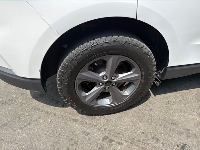 Used 2022 White Ford SEL image 14