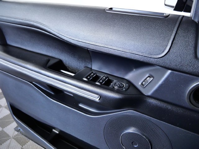 Used 2019 Black Ford XLT image 25