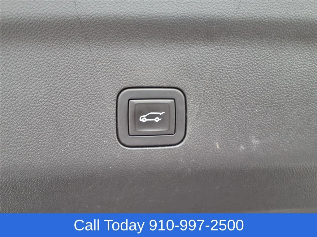 Used 2025 Summit White GMC Denali Ultimate image 24