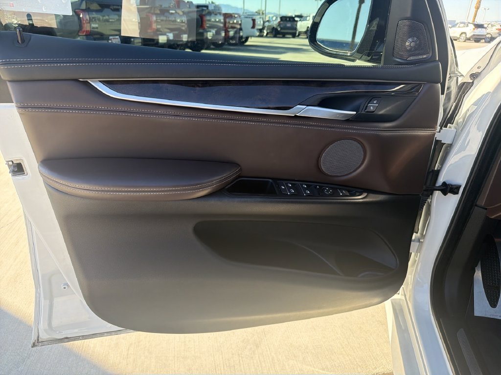 2016 BMW X5 xDrive50i - Photo 9