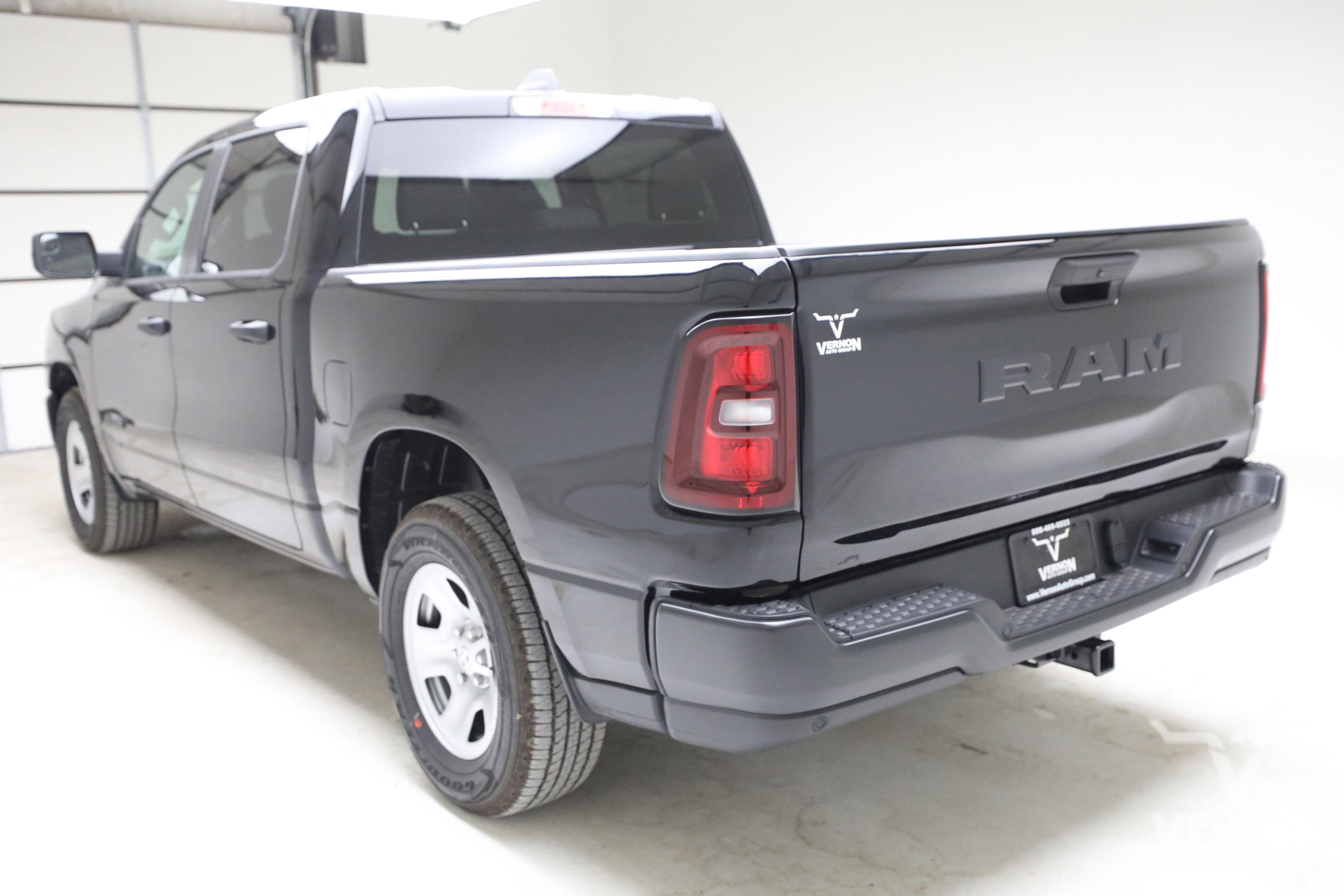 New 2026 Diamond Black Crystal Pearlcoat Ram N image 3