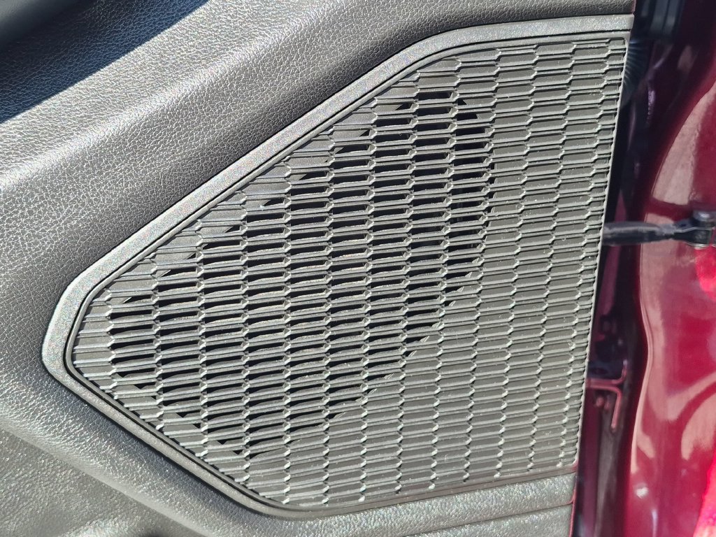 Used 2025 Red Jeep Altitude image 12
