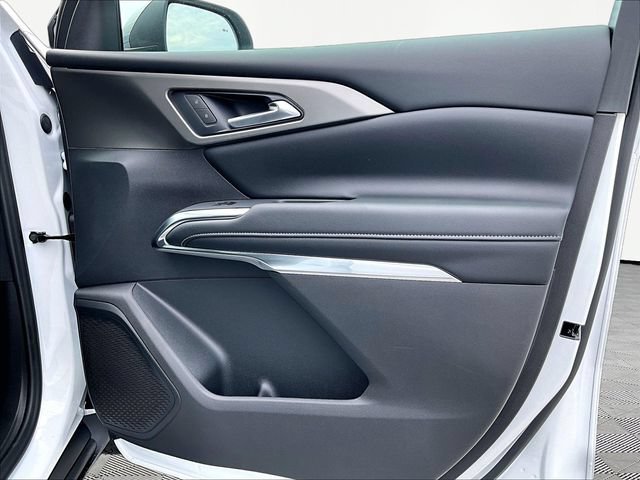 2027 Chevrolet Traverse LT - Photo 30