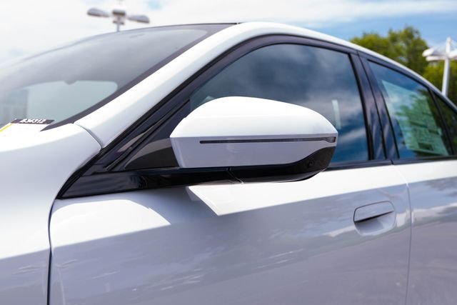 New 2027 Alpine White BMW 550e xDrive image 13