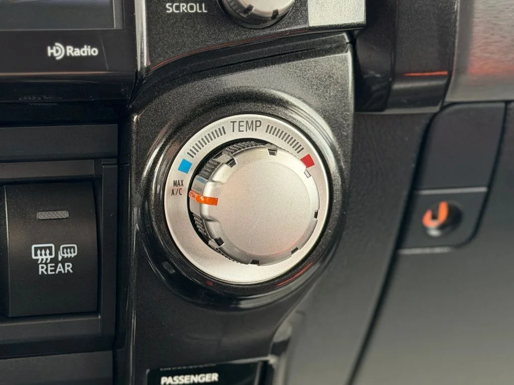Used 2020 Gray Toyota Venture image 19