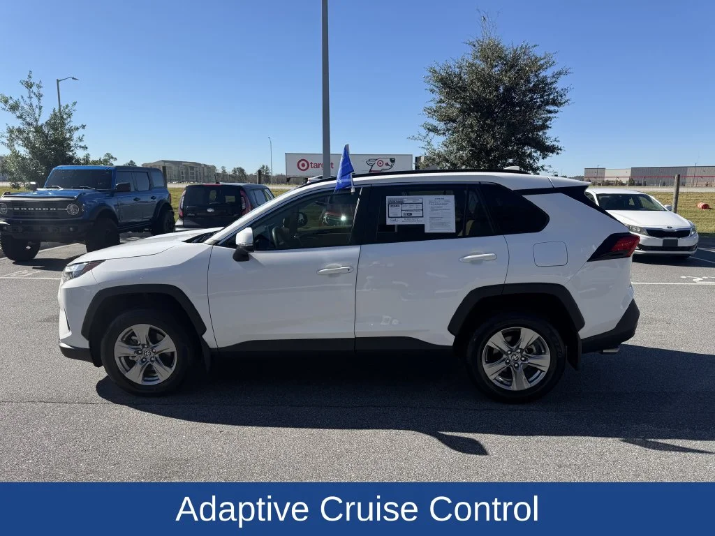 Certified Used 2025 Ice Toyota XLE image 5