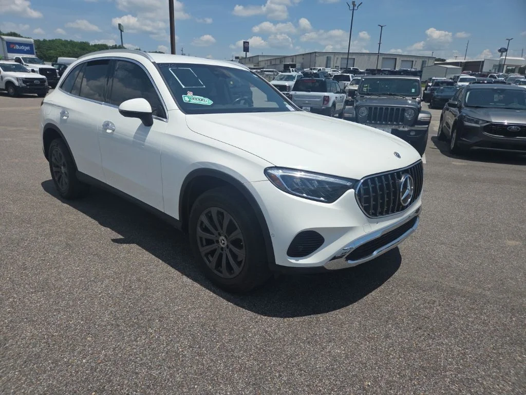 Used 2024 White Mercedes-Benz GLC 300 image 10