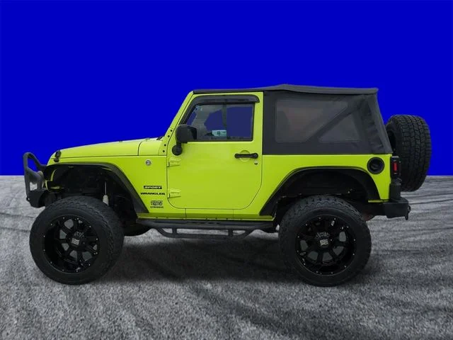 Used 2017 Hypergreen Clearcoat Jeep Sport image 7