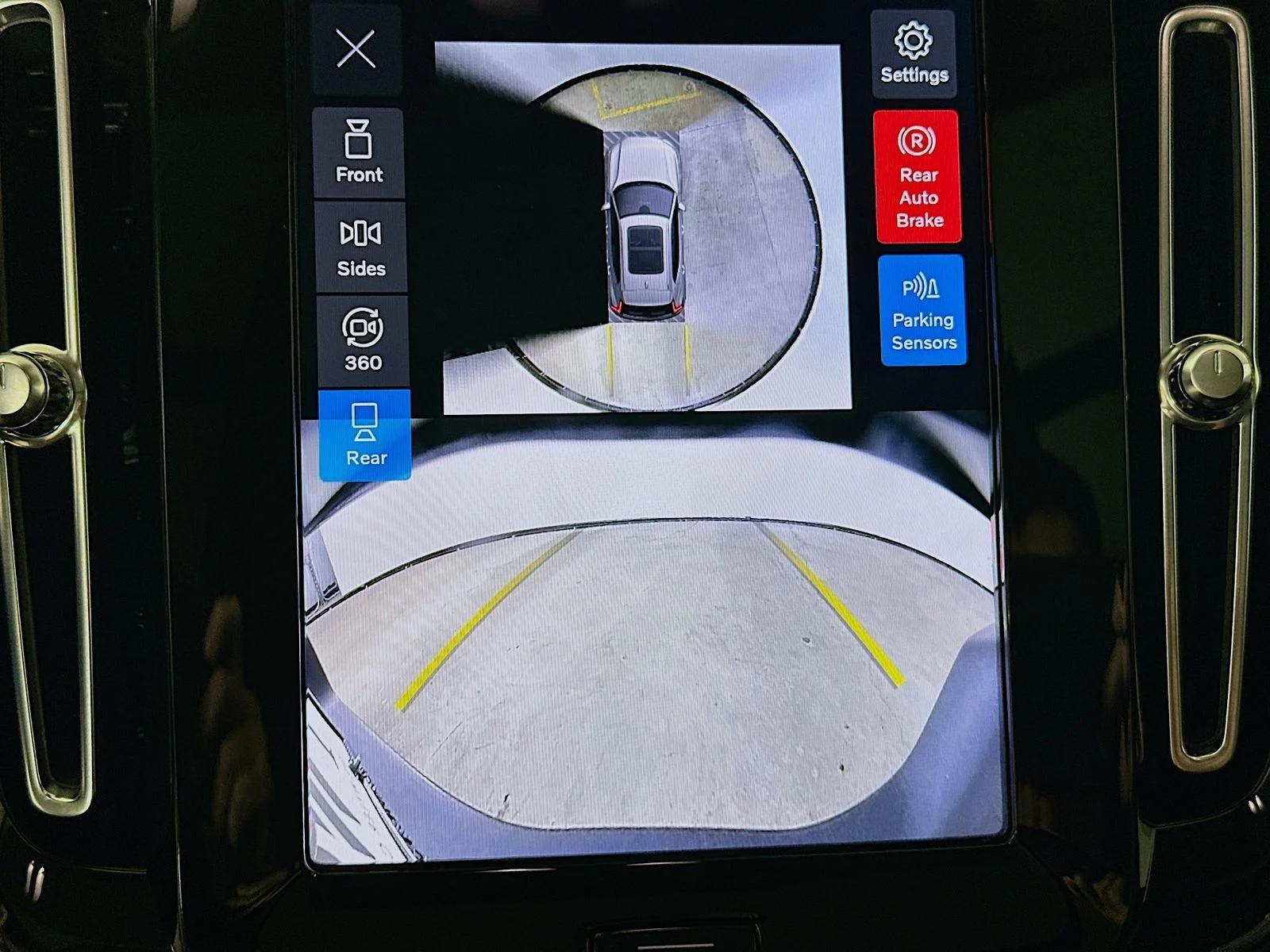 Used 2026  Volvo  image 25