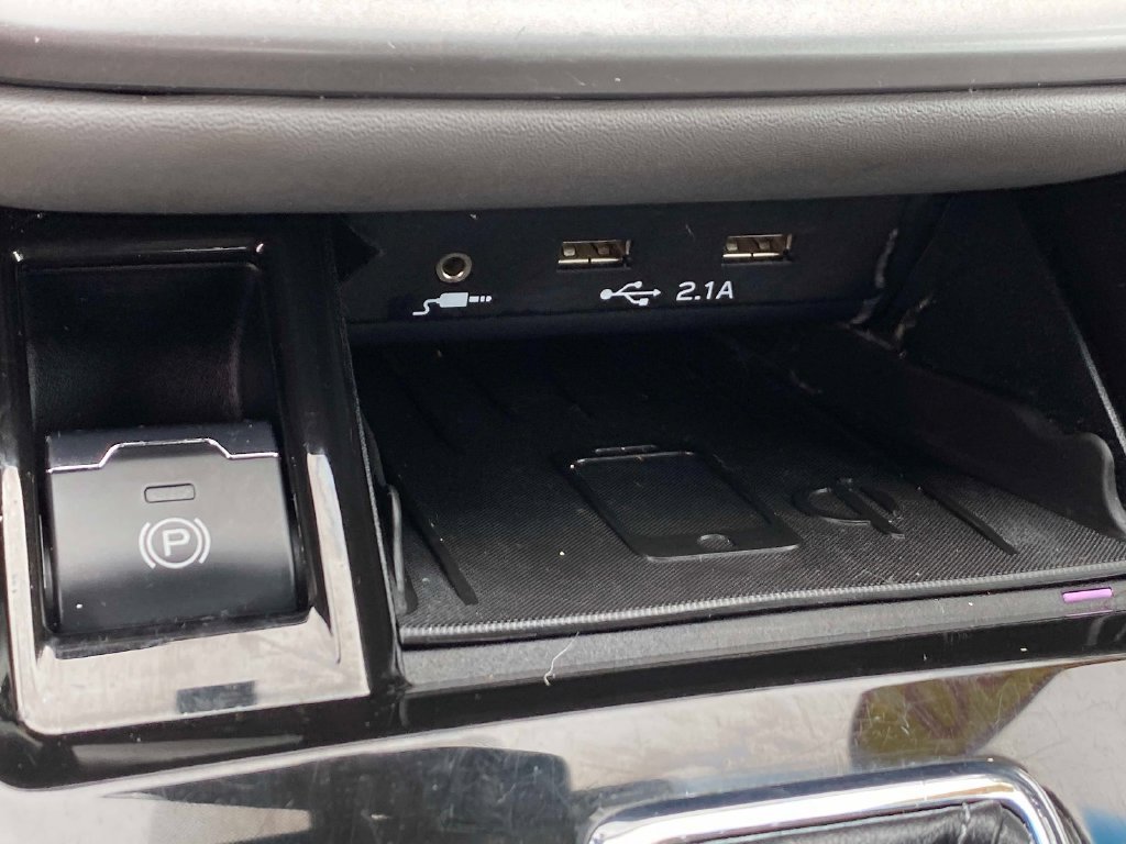 Used 2020 Blue Subaru Limited image 12