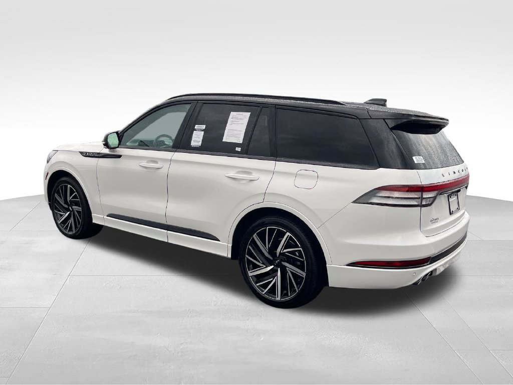 Used 2025 White Lincoln Black Label image 3