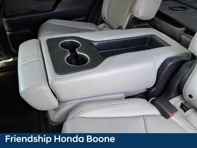 Used 2025 White Honda Touring image 20