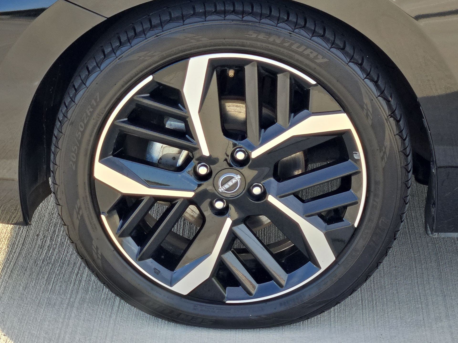 Used 2024 Super Black Nissan SR image 10