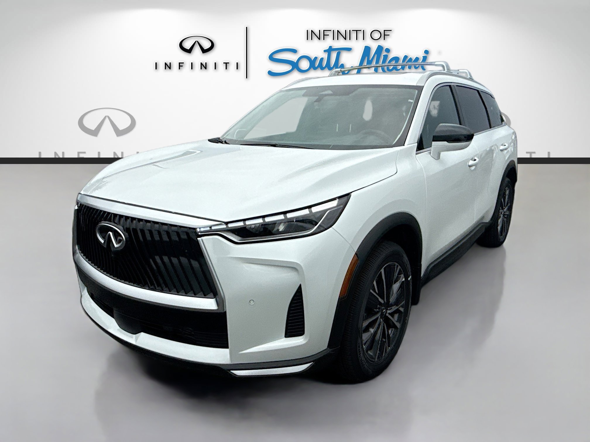 New 2027 RADIANT WHITE INFINITI Luxe FWD image 3