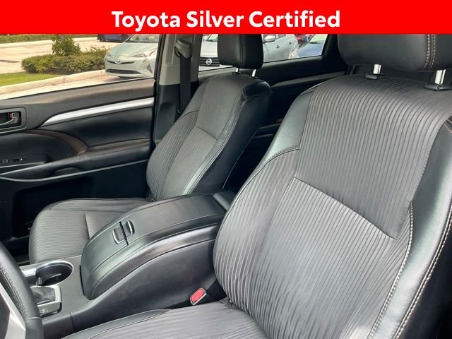 Used 2019 Black Toyota LE Plus image 28