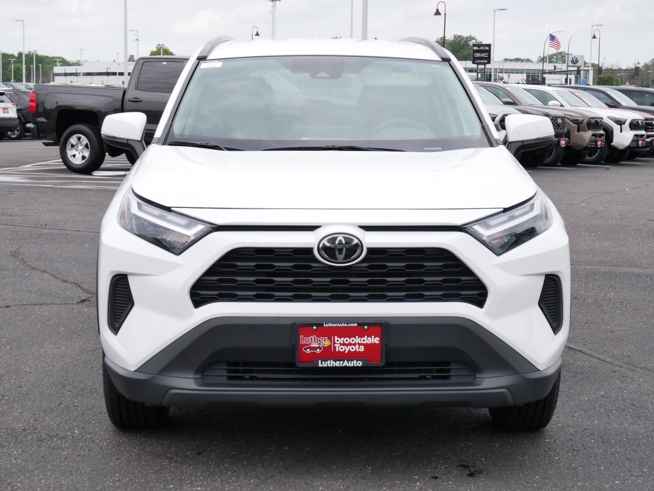 Used 2024 Ice Cap Toyota XLE image 2
