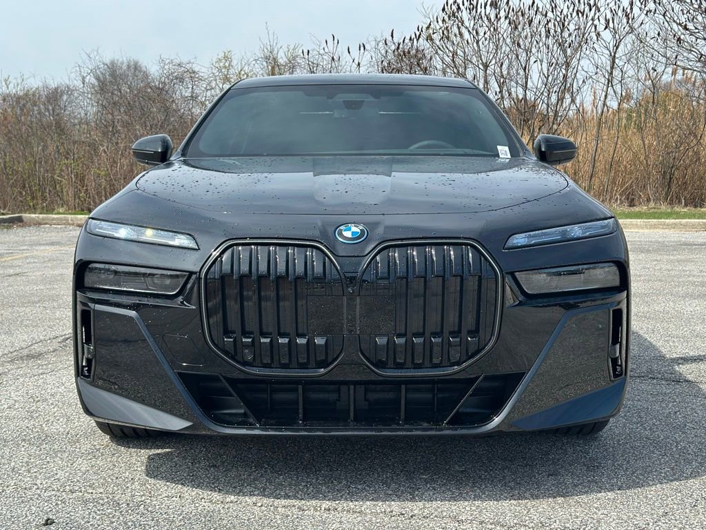 New 2026 Black Sapphire Metallic BMW 750e xDrive image 2