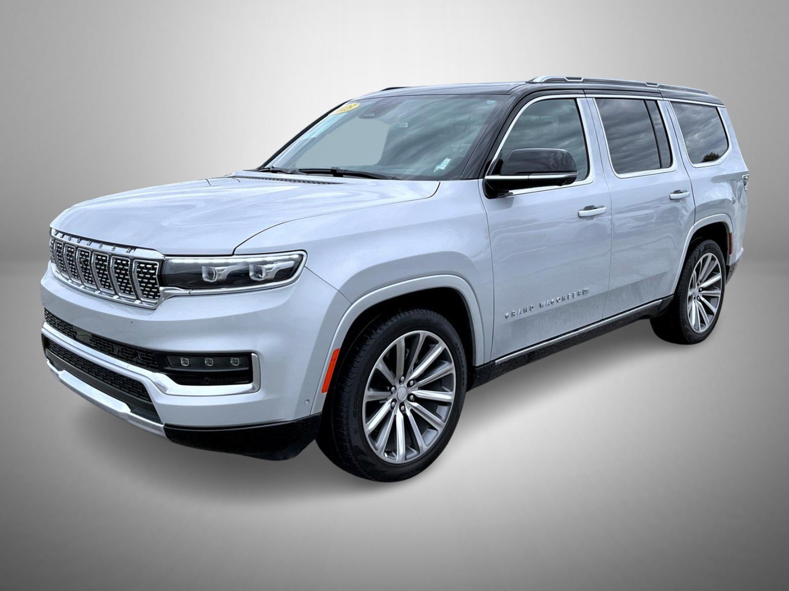 Used 2023 Silver Jeep Base image 1