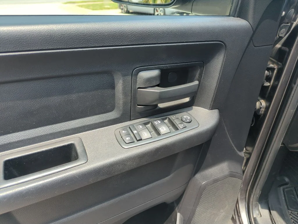 Used 2016 Gray Ram Tradesman image 19