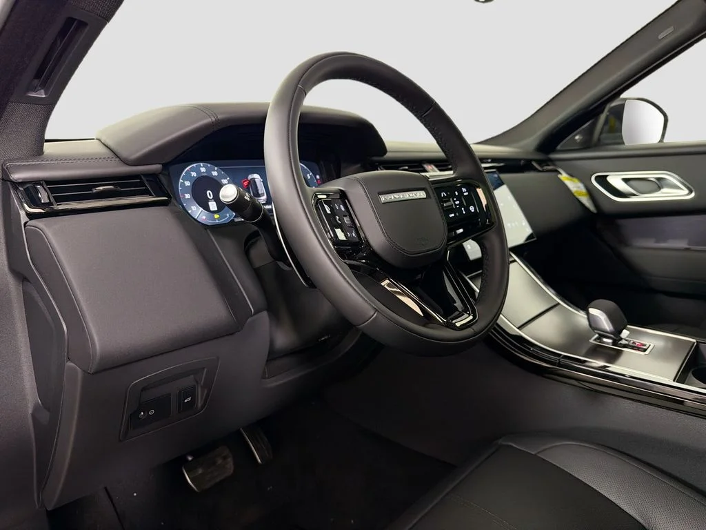 New 2026 Fuji White Land Rover Dynamic SE image 9
