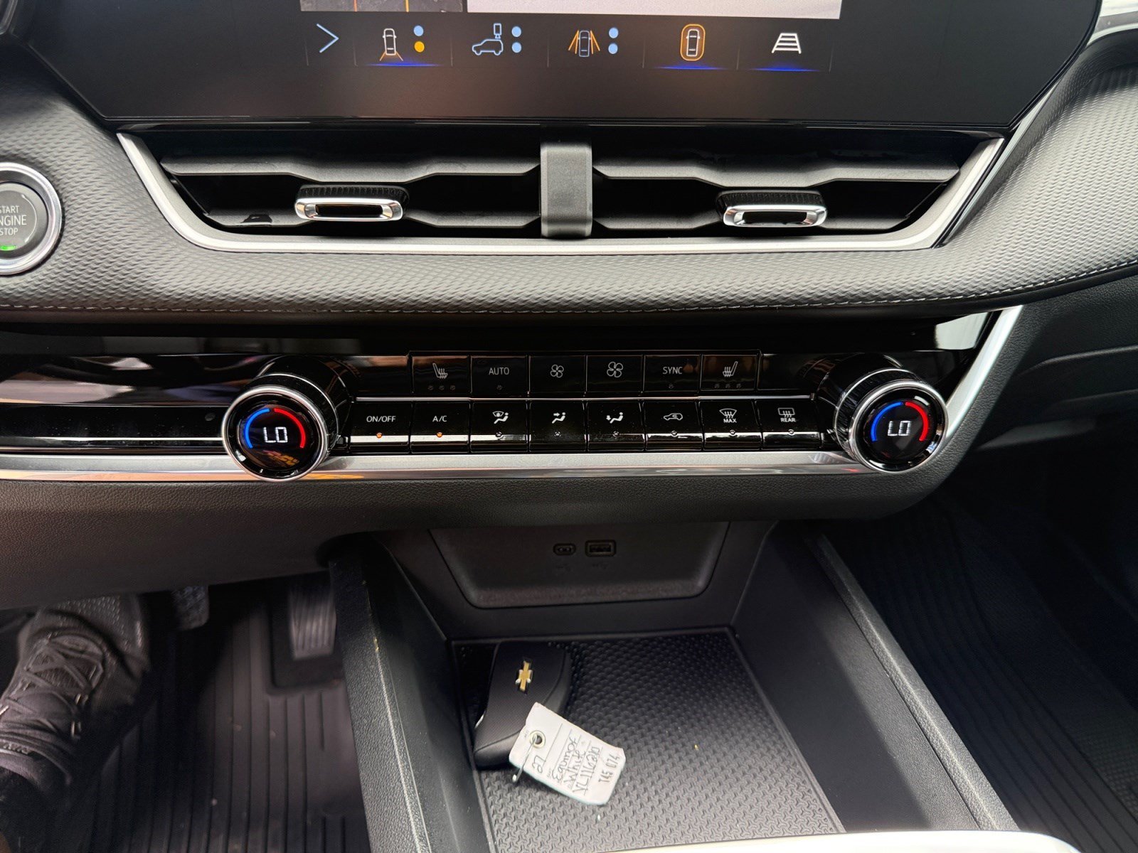 2027 Chevrolet Equinox LT - Photo 28