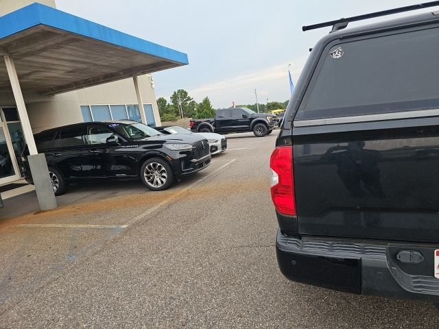 Used 2017 Black Toyota Platinum image 6