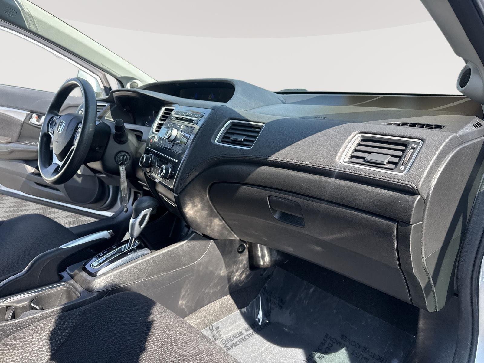 Used 2013 Alabaster Silver Metallic Honda EX image 25