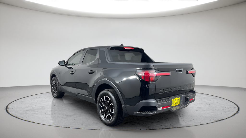 Used 2022 Black Hyundai SEL image 5