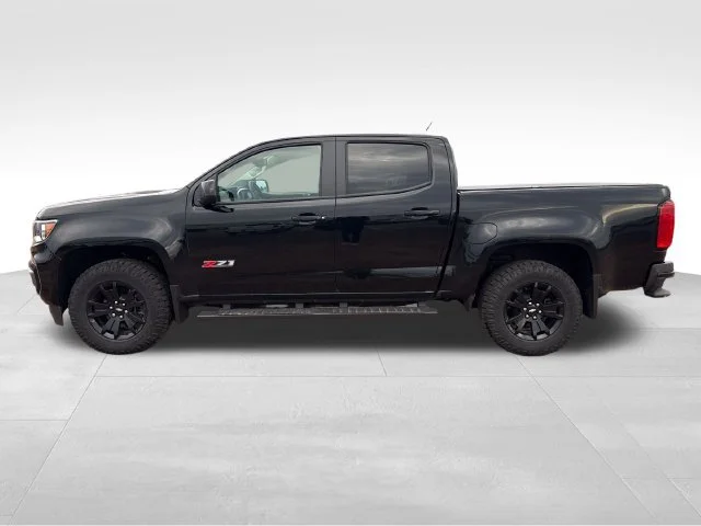Used 2022 BLACK Chevrolet 4WD Z71 image 2