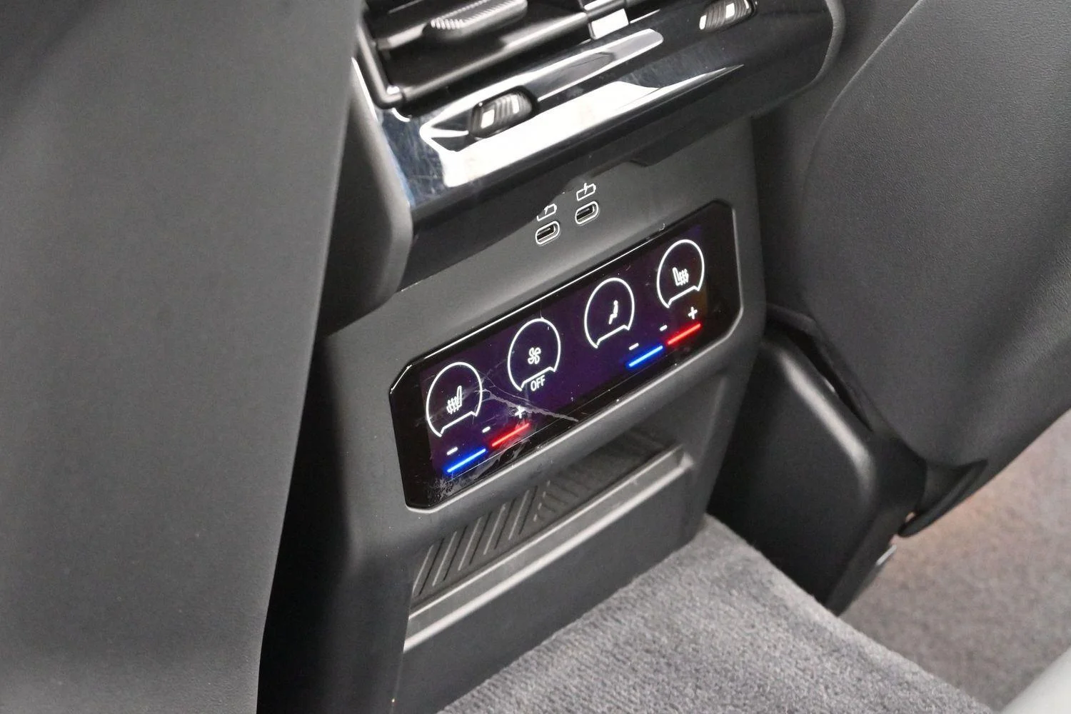 Used 2025 Alpine White BMW Sedan image 38
