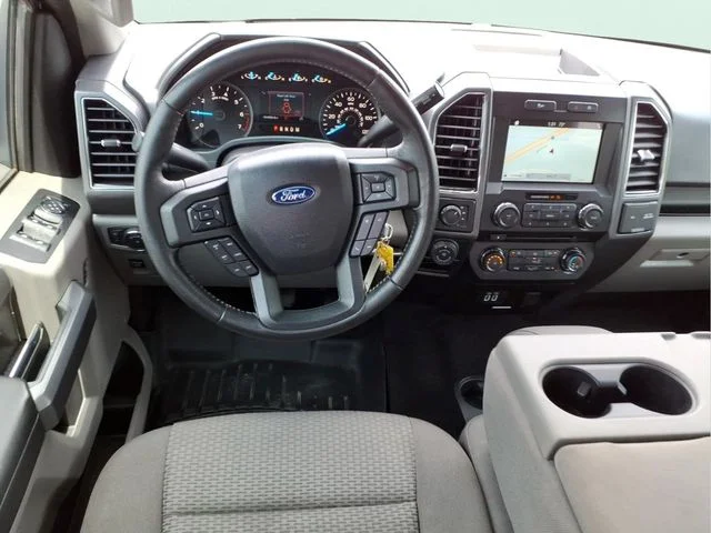 Used 2018 Gray Ford XLT image 18