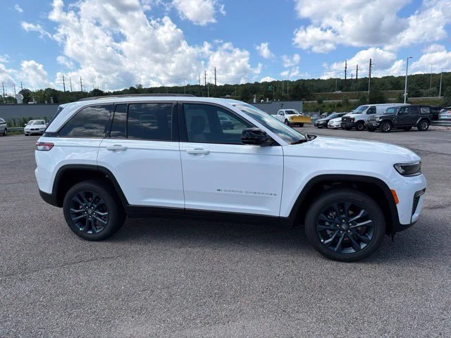 New 2026 White Jeep  image 2