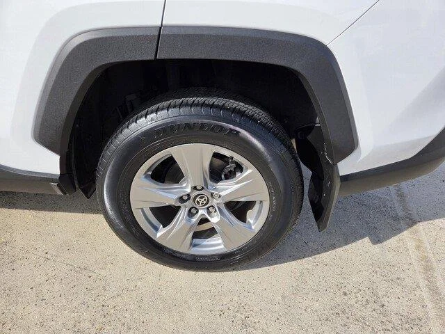 Used 2024 Ice Cap Toyota XLE image 25