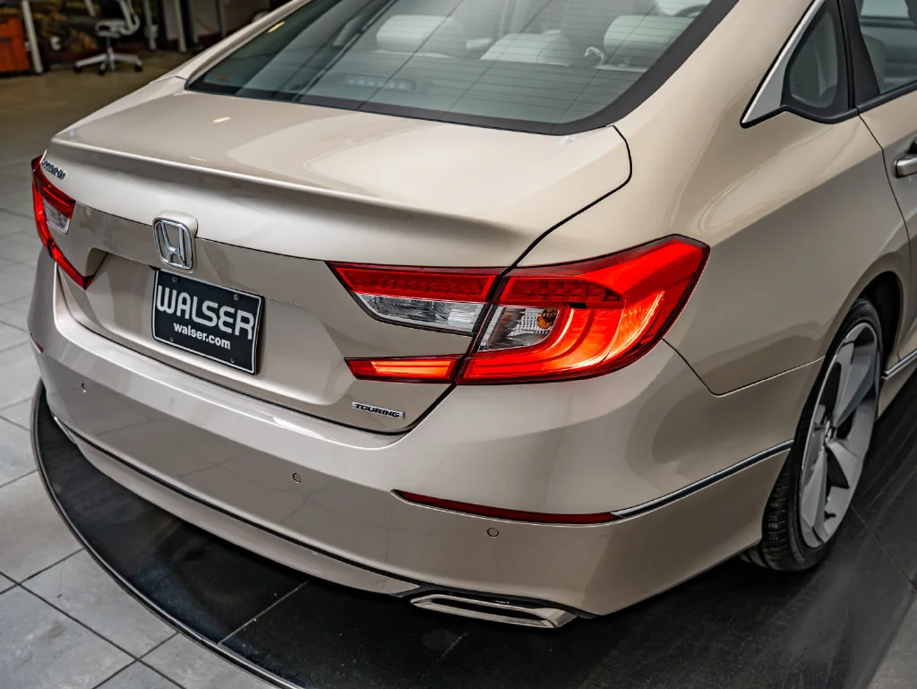 Used 2018 Gold Honda Touring image 15
