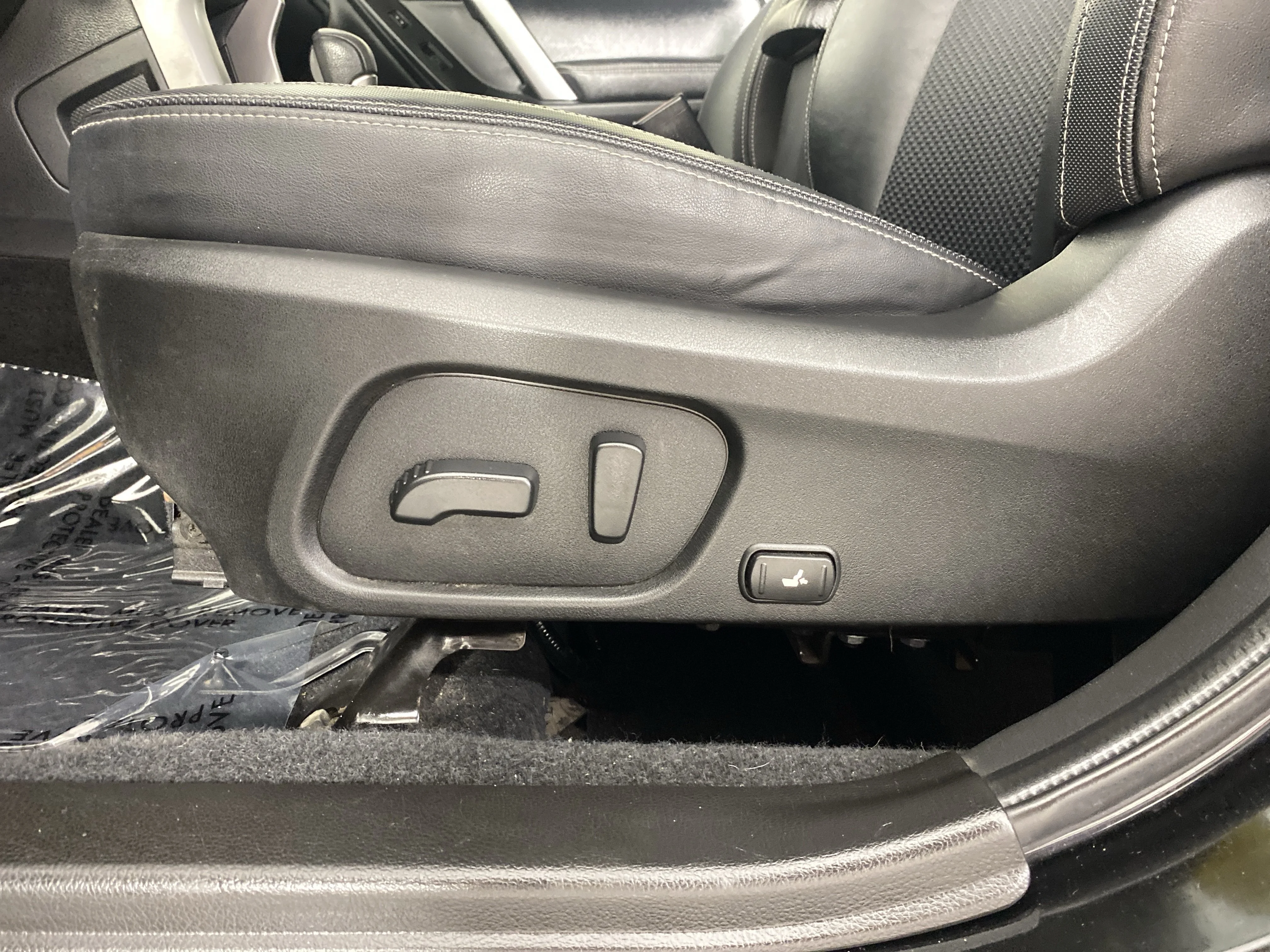 Used 2018 Crystal Black Silica Subaru Premium Black Edition image 18